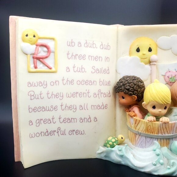 PRECIOUS MOMENTS Figurine Nursery Rhyme Book 'Rub a dub dub' Collectible 3D 1998 - Picture 3 of 8